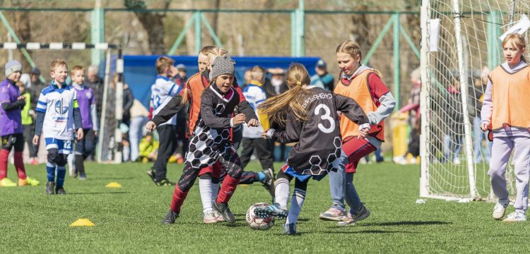 «Кубок Победы» на призы ФК «Тотем» собрал юных футболистов