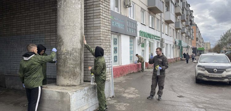 Волонтеры центра «Первые» помогли экологии Красноярска